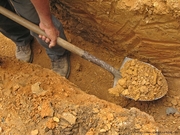 Выкопаем сливную яму,  приямок,  смотровой колодец